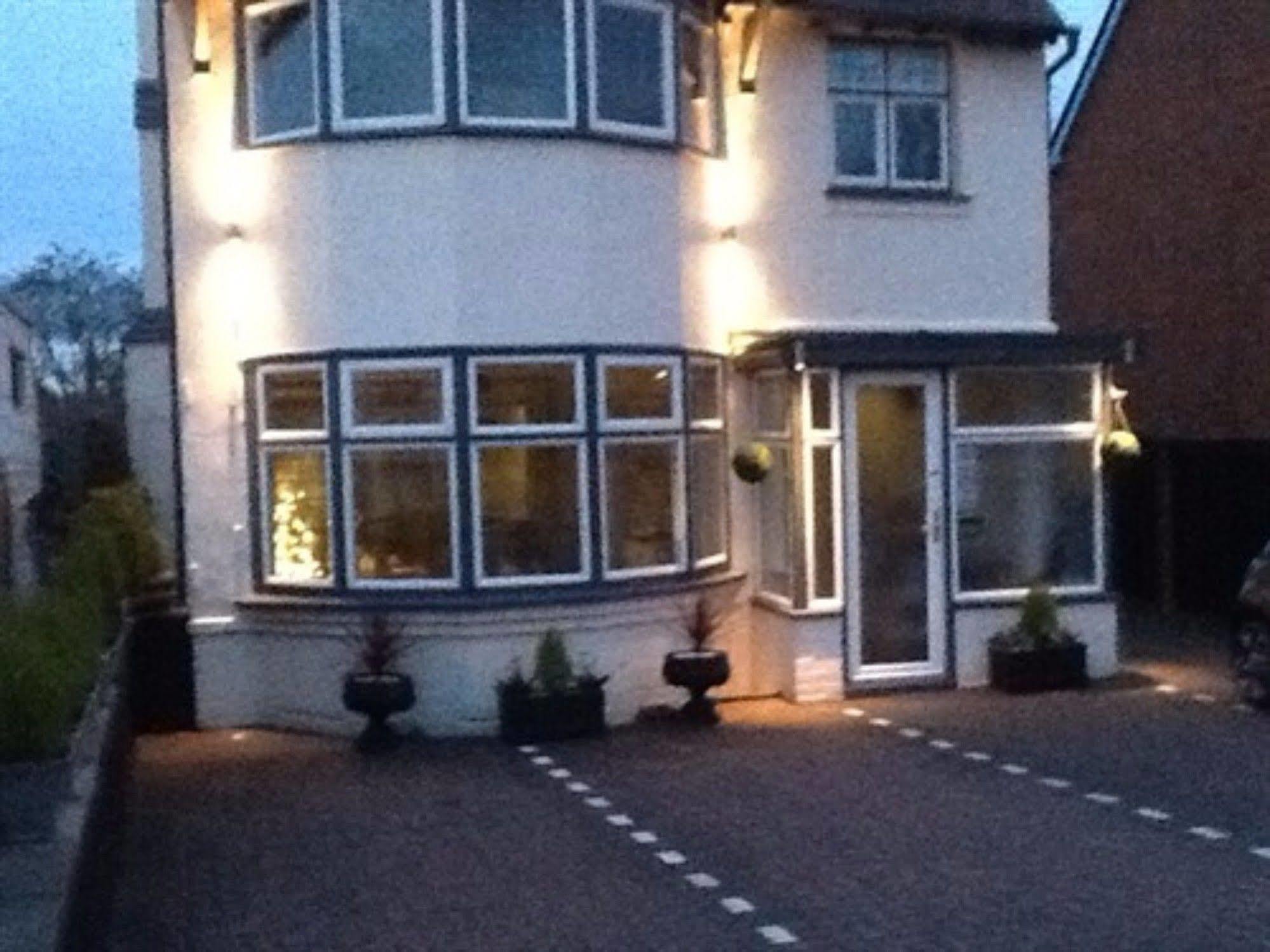 Hunters Moon Guest House Stratford-upon-Avon Exteriör bild